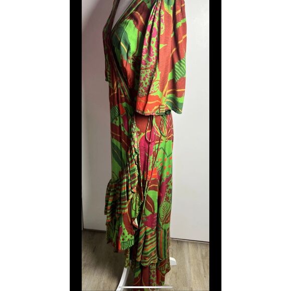 NWOT Farm Rio Floral Tropical Green Flutter Sleeve Tiered Ruffle Maxi Wrap Dress - Picture 9 of 12